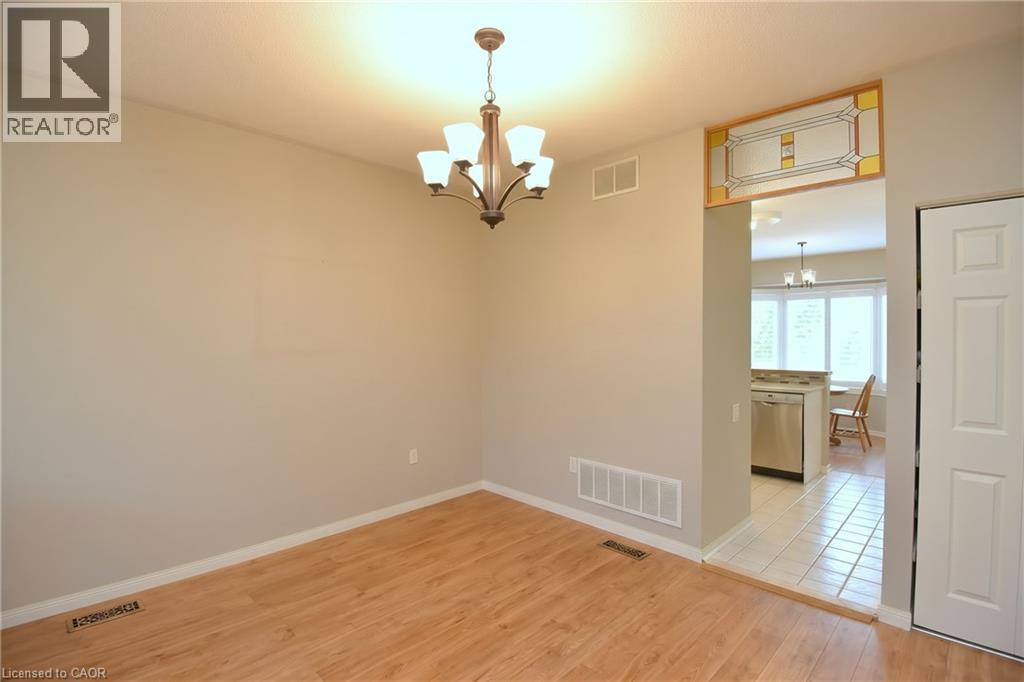 157 Silverbirch Boulevard Property Photo 28