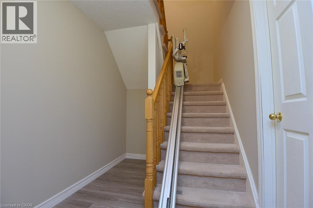 157 Silverbirch Boulevard Property Photo 35