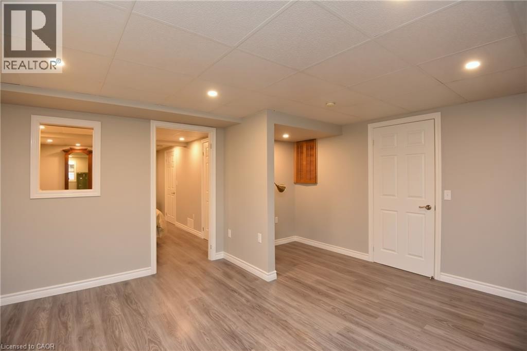 157 Silverbirch Boulevard Property Photo 36