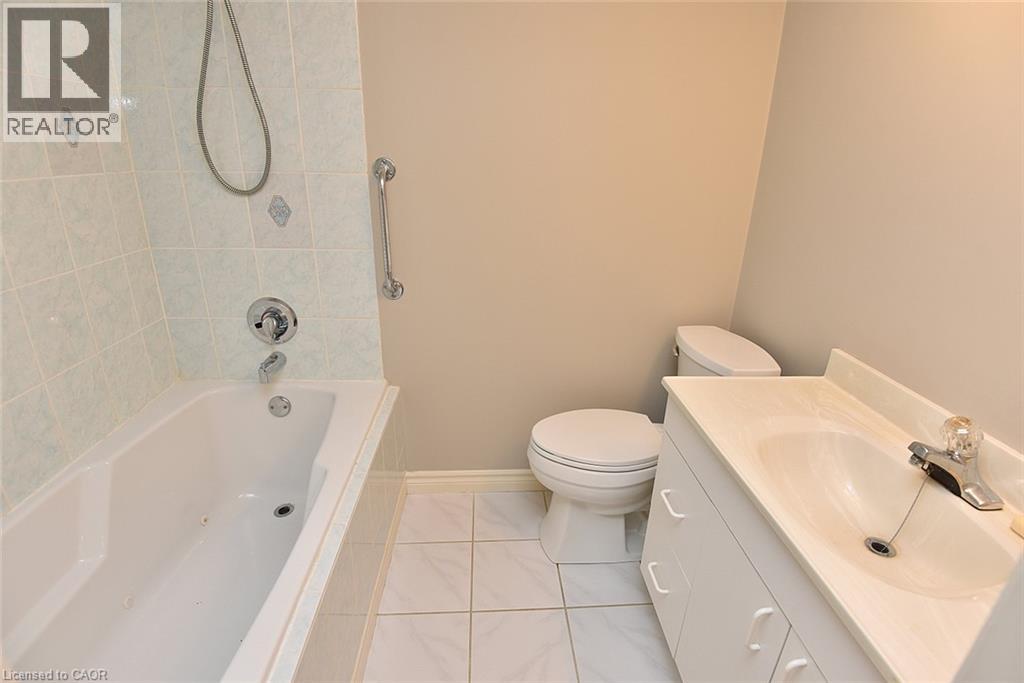 157 Silverbirch Boulevard Property Photo 38