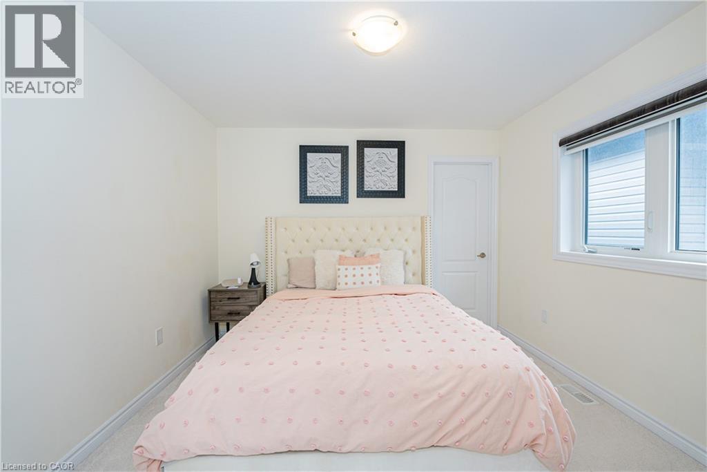 22 Oaktree Drive Property Photo 35