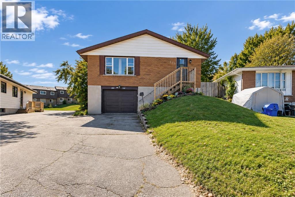 135 Cedarhill Crescent Property Photo 1