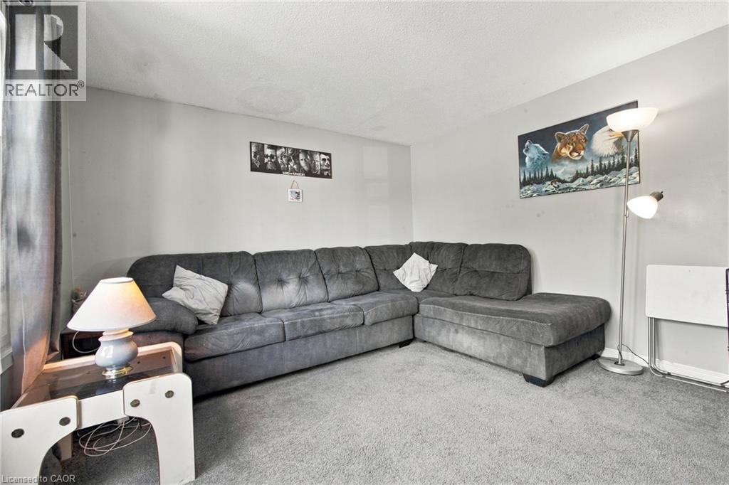 135 Cedarhill Crescent Property Photo 7