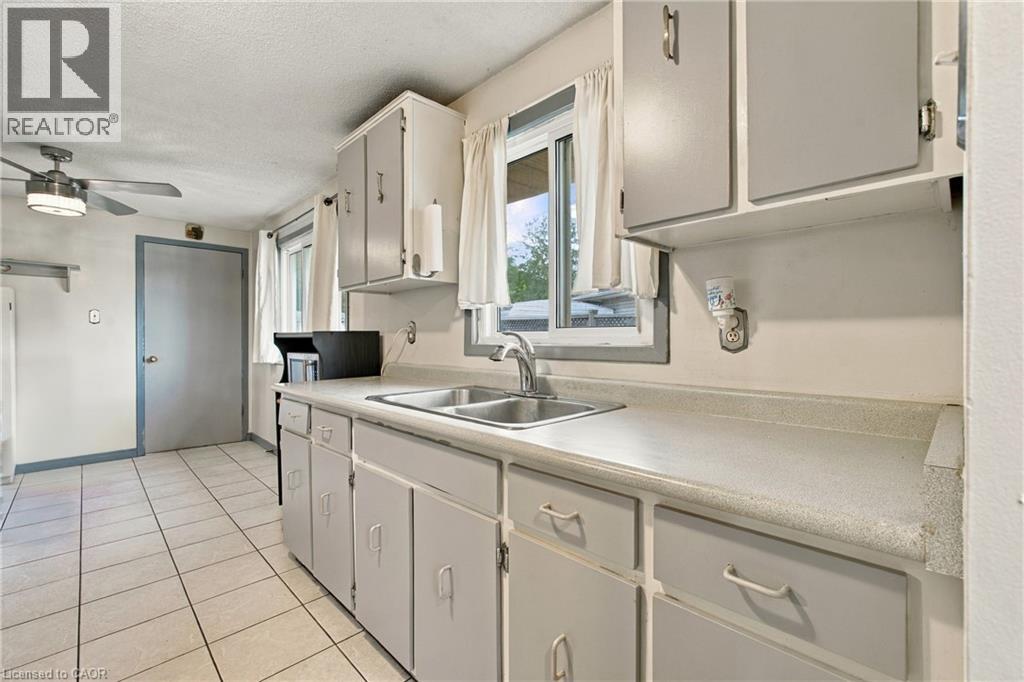 135 Cedarhill Crescent Property Photo 12