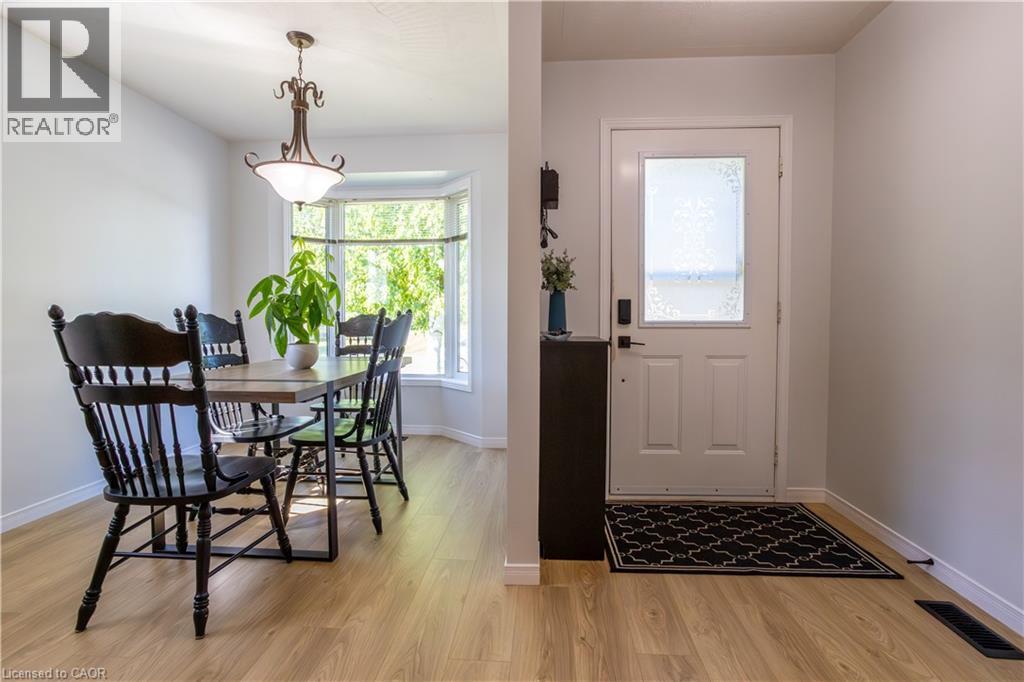 536 St Andrew Street Property Photo 2