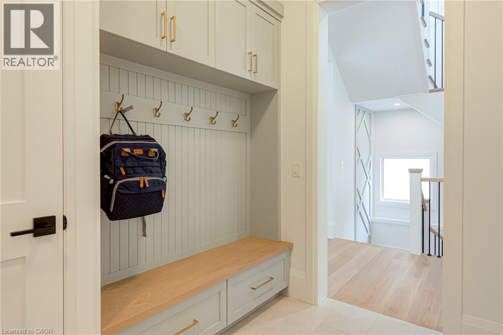 90 Margaret Avenue N Unit# A Property Photo 12