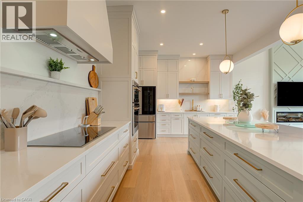 90 Margaret Avenue N Unit# A Property Photo 19