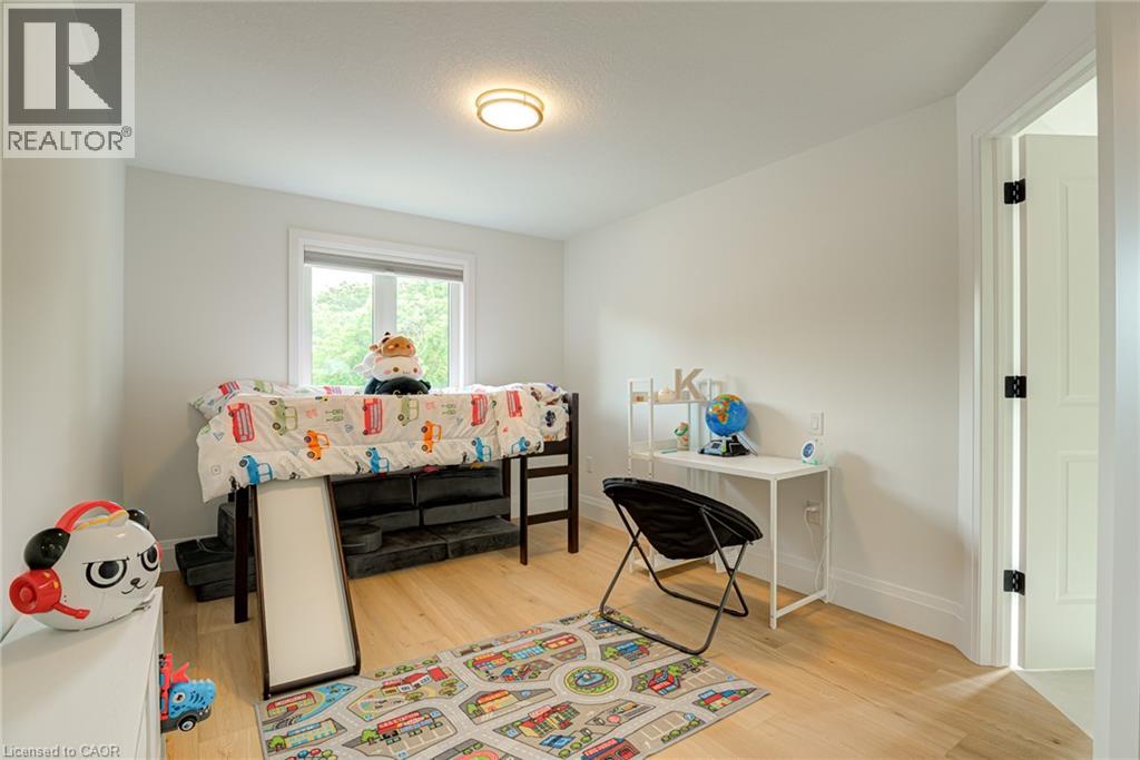 90 Margaret Avenue N Unit# A Property Photo 27