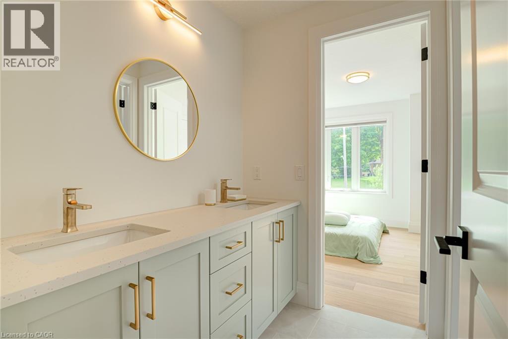 90 Margaret Avenue N Unit# A Property Photo 31