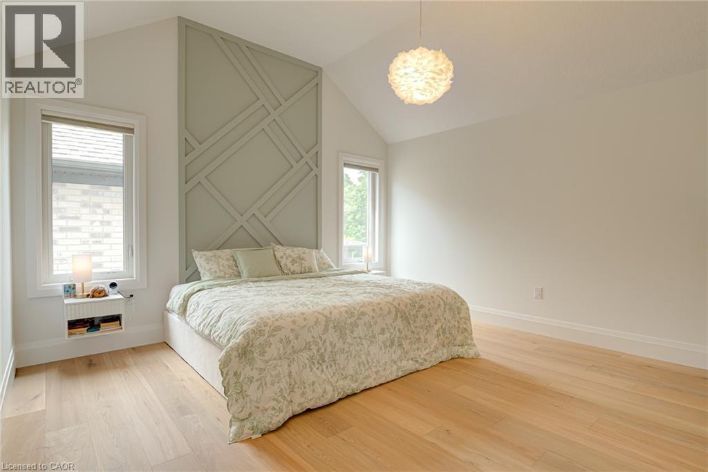 90 Margaret Avenue N Unit# A Property Photo 32
