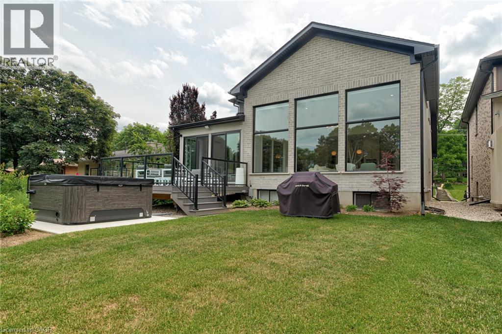 90 Margaret Avenue N Unit# A Property Photo 44