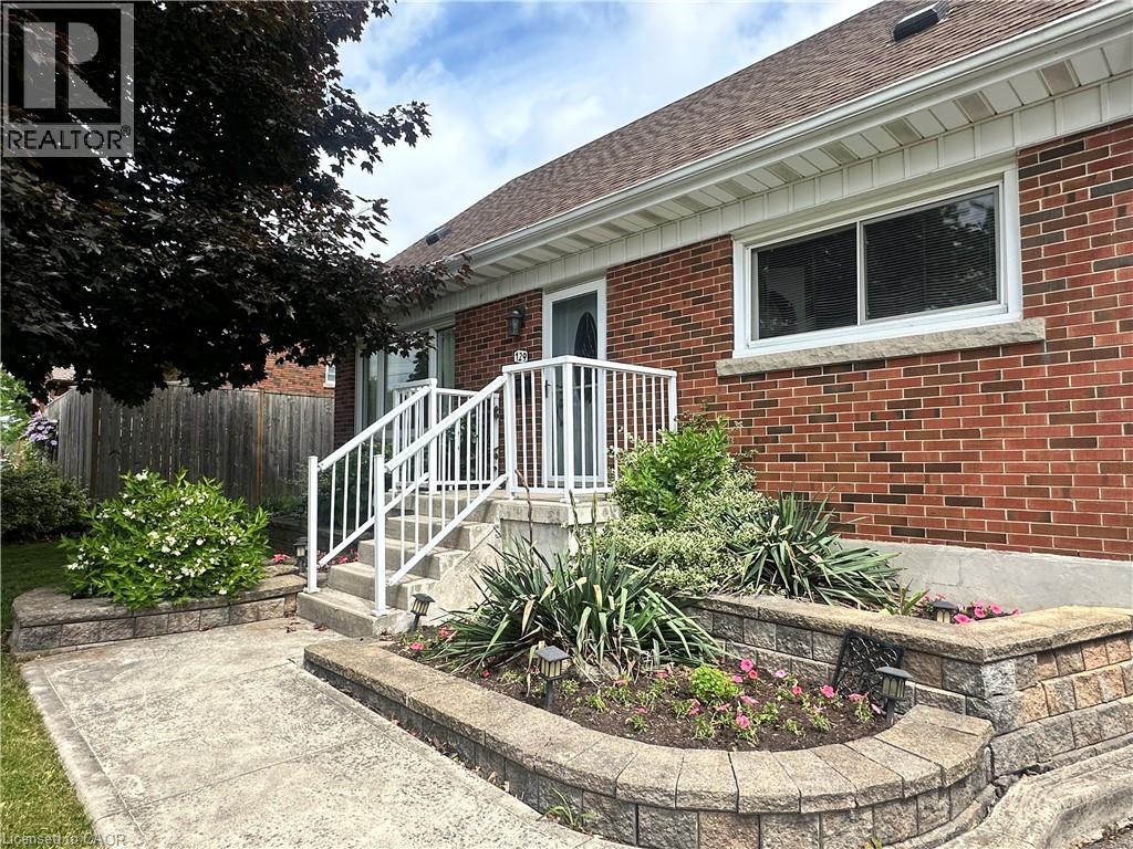 129 Broker Drive Property Photo 5