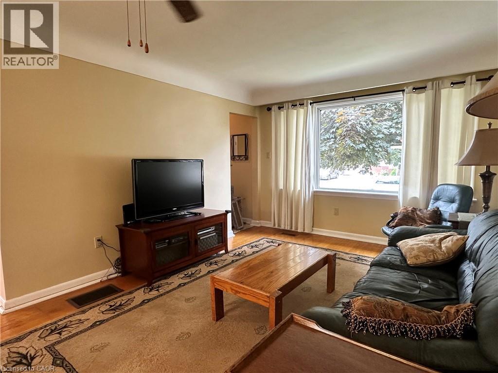129 Broker Drive Property Photo 6
