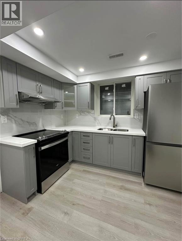 5 Munro Circle Unit# Lower Property Photo 2