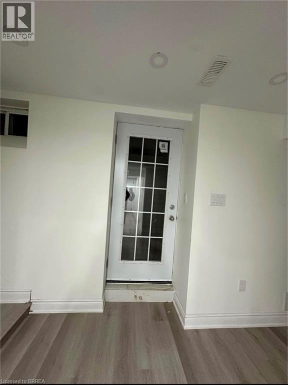 5 Munro Circle Unit# Lower Property Photo 3