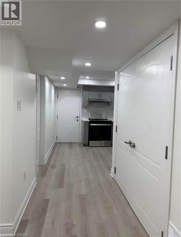 5 Munro Circle Unit# Lower Property Photo 8