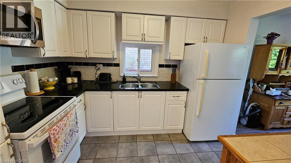 4 Parkside Drive Property Photo 9