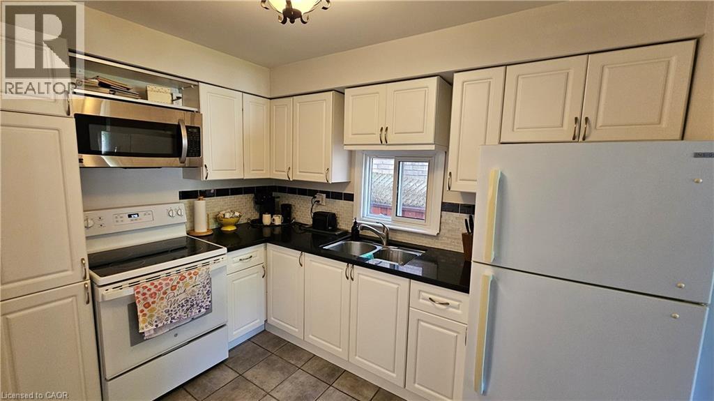 4 Parkside Drive Property Photo 10