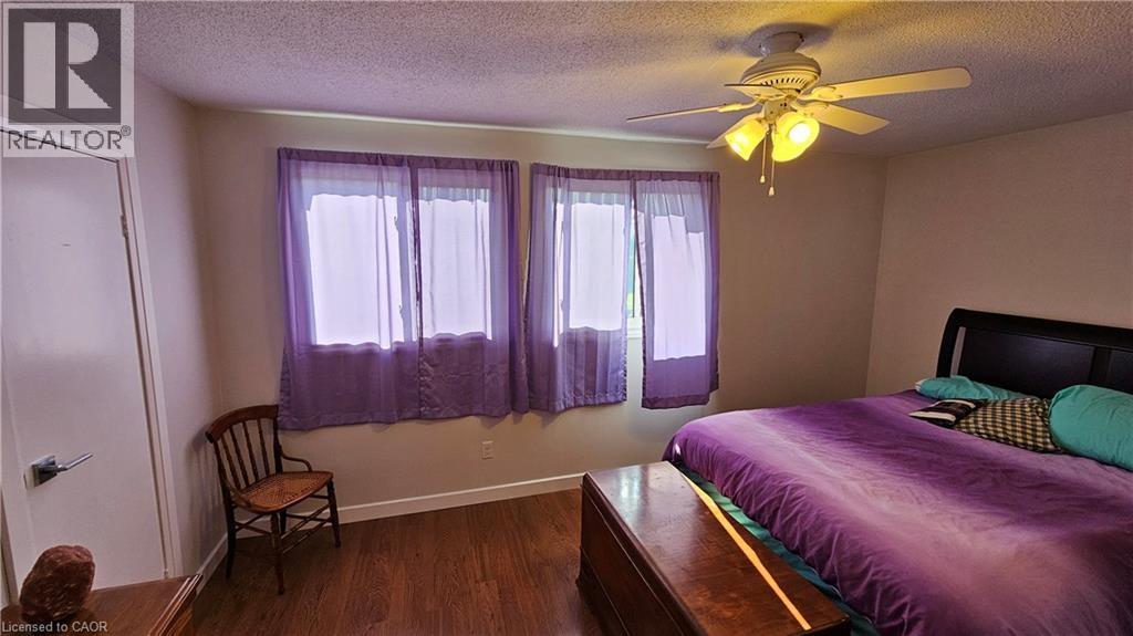 4 Parkside Drive Property Photo 18
