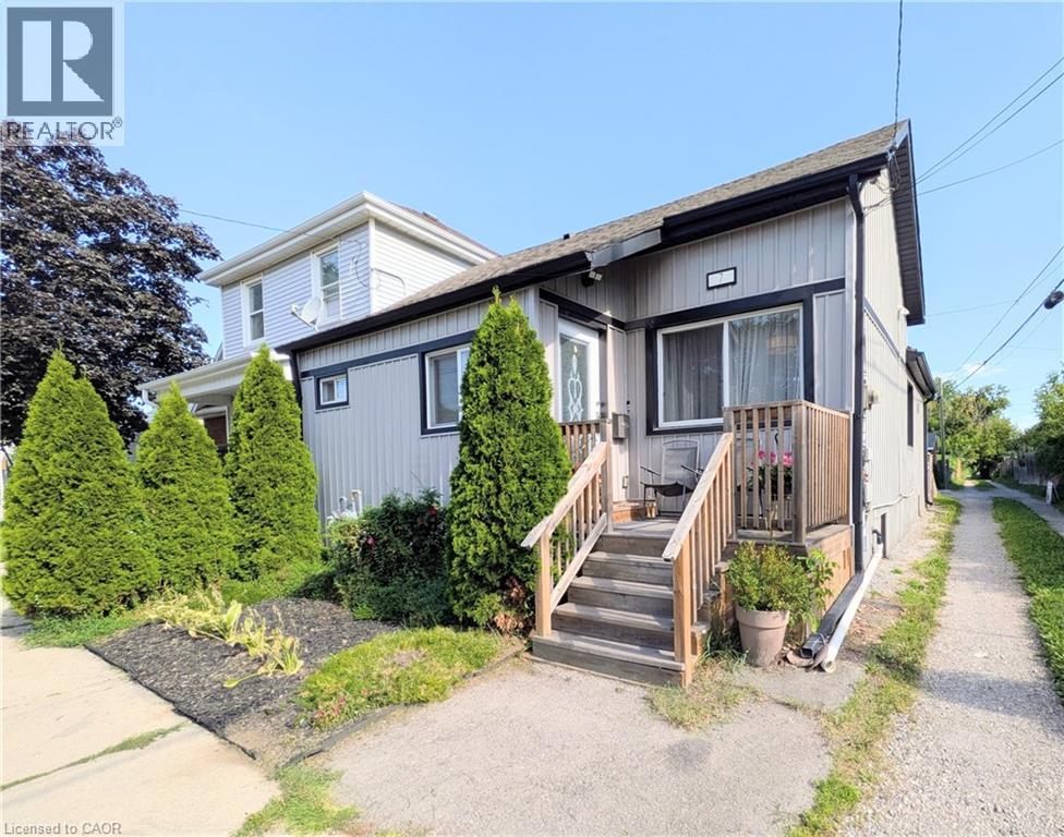 7 CAMPBELL Avenue