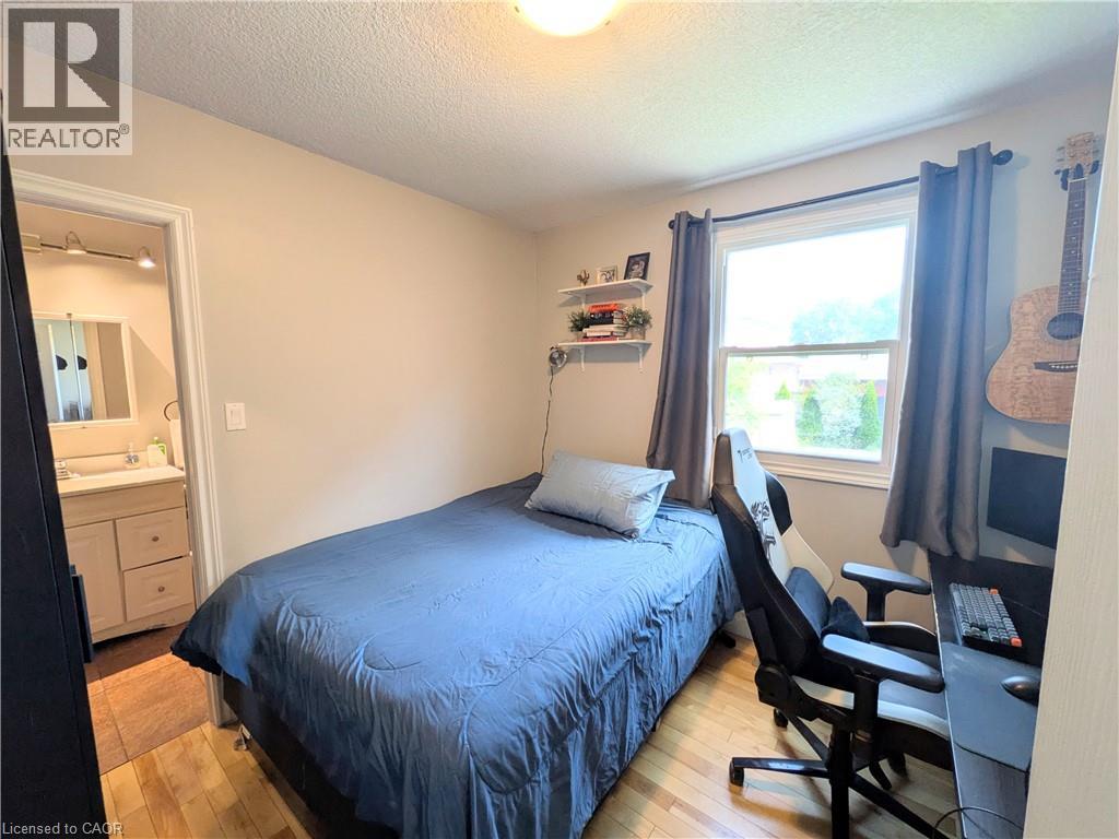 7 Campbell Avenue Property Photo 17