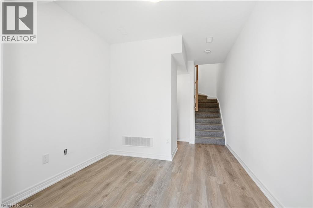 19 Roxanne Drive Unit# 119 Property Photo 4