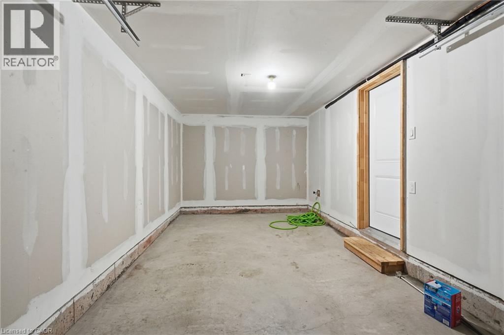 19 Roxanne Drive Unit# 119 Property Photo 26