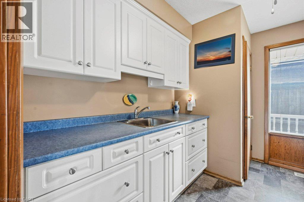 88 Bond Street Property Photo 7