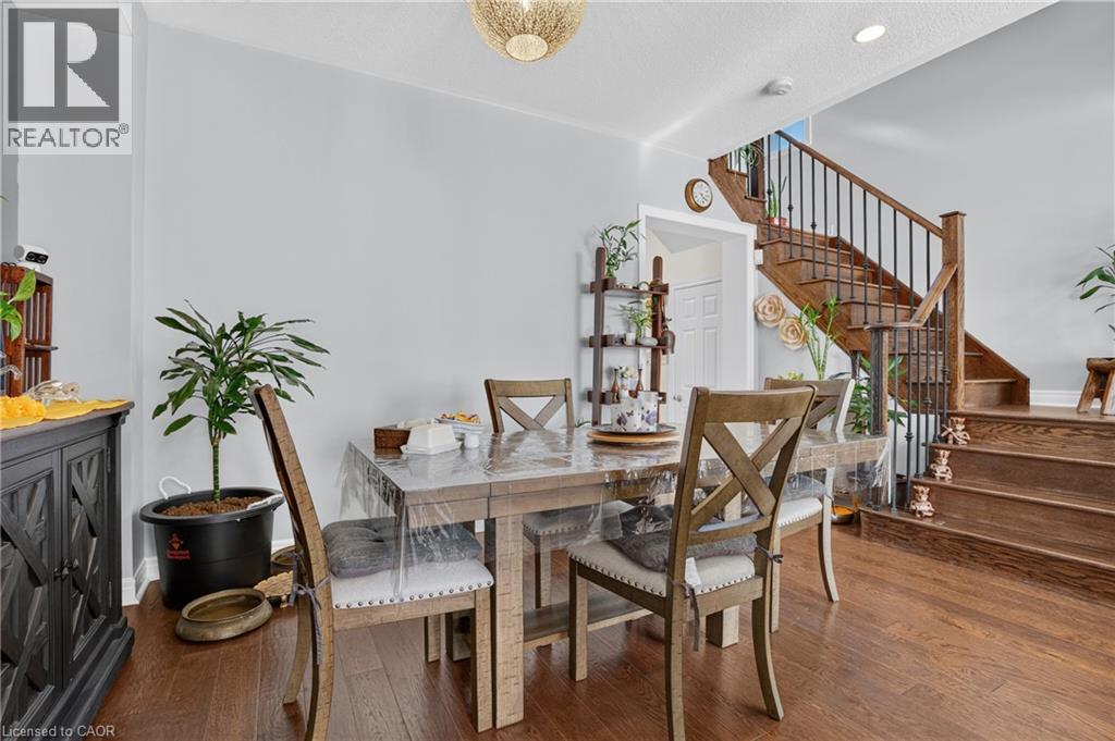 10 Maplerun Street Property Photo 11