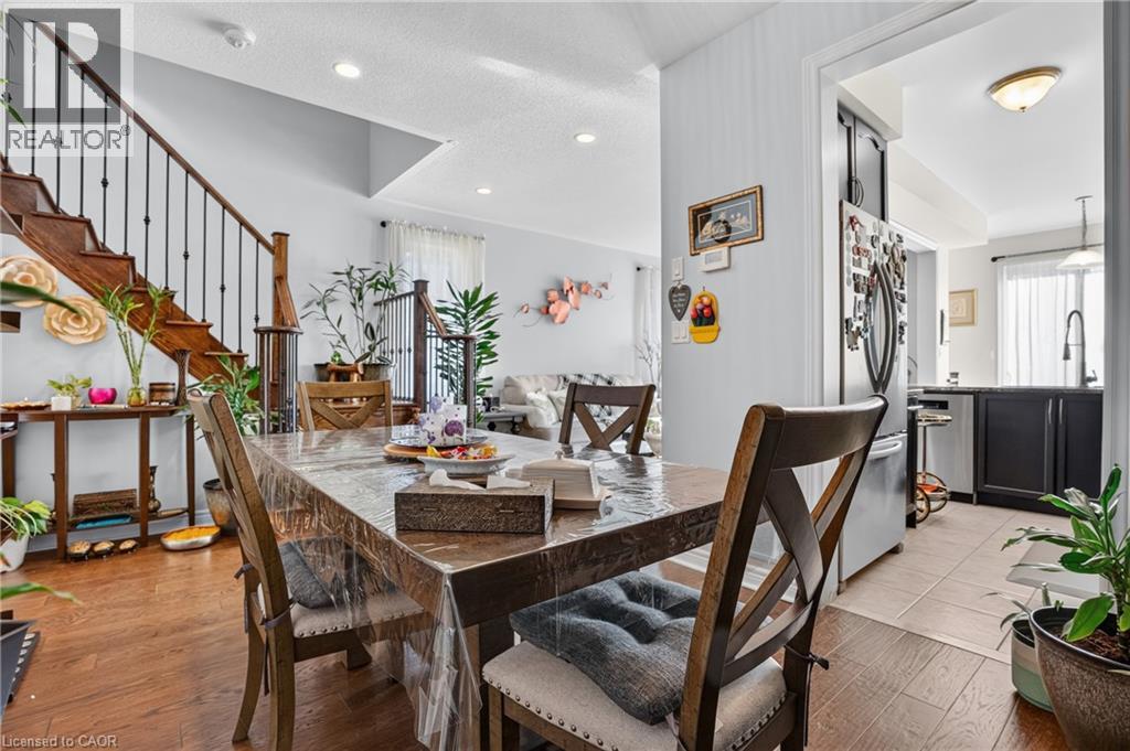 10 Maplerun Street Property Photo 12