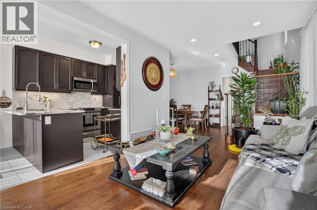 10 Maplerun Street Property Photo 16