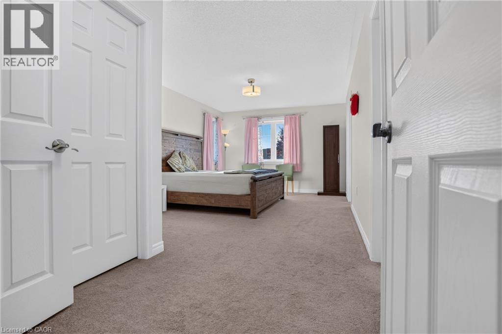 10 Maplerun Street Property Photo 26
