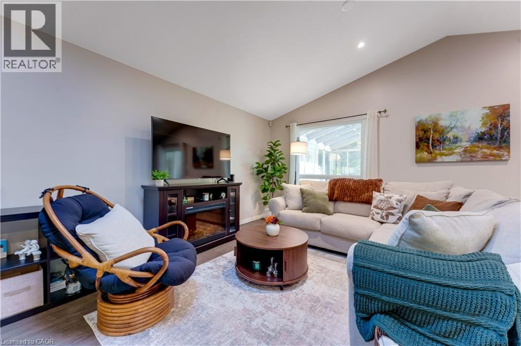 268 Keewatin Avenue Property Photo 8