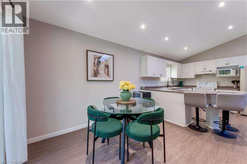 268 Keewatin Avenue Property Photo 14