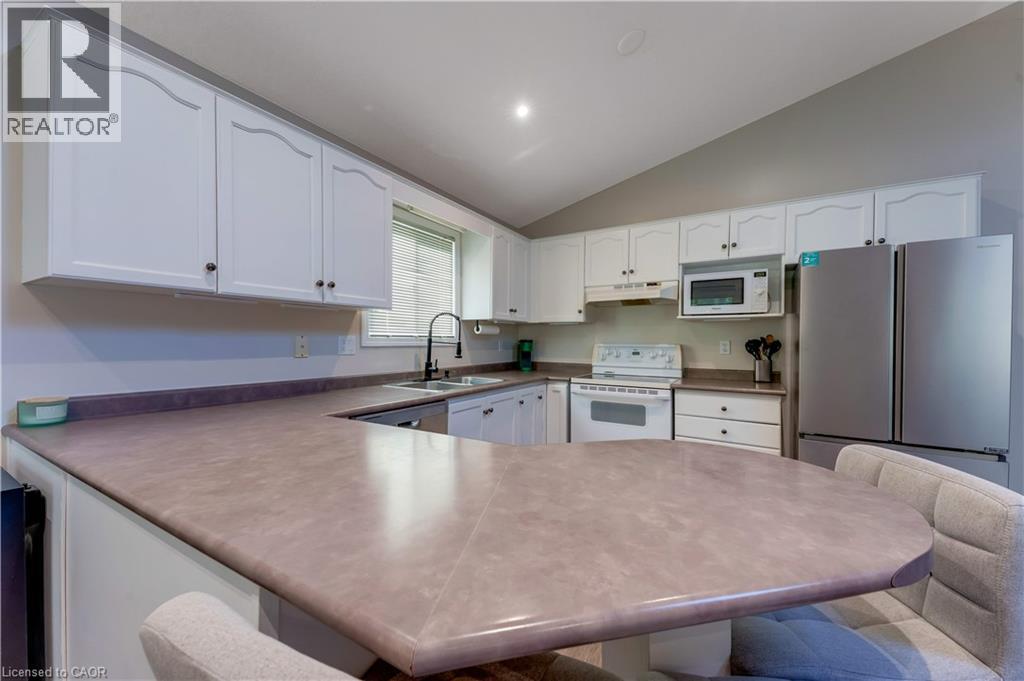 268 Keewatin Avenue Property Photo 16
