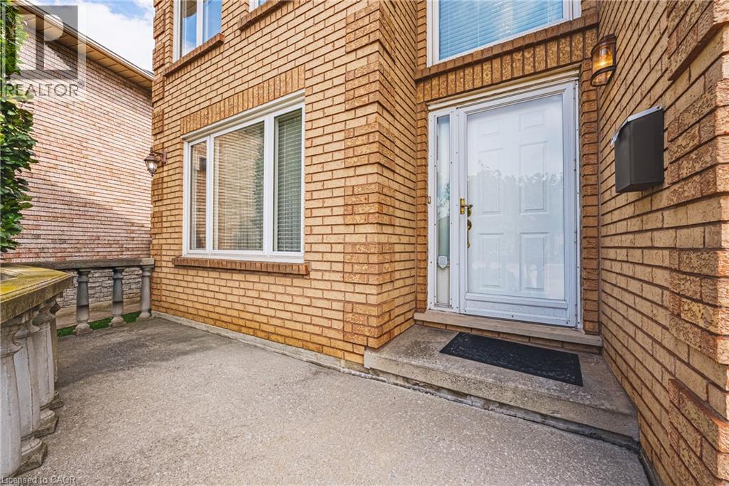 90 Fairington Crescent Property Photo 5