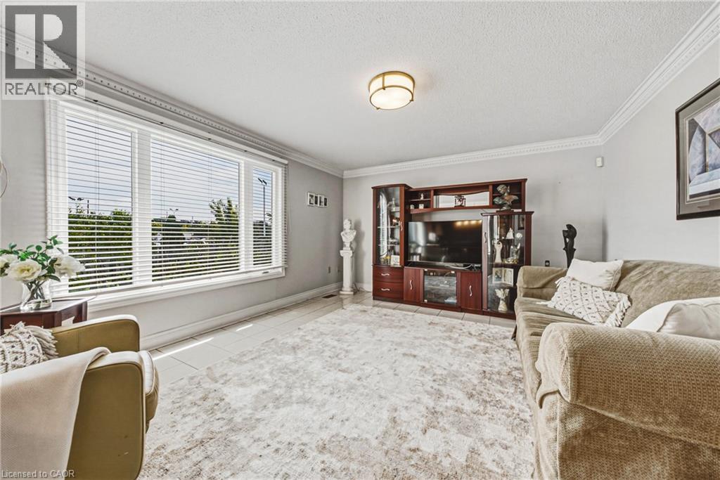 90 Fairington Crescent Property Photo 11