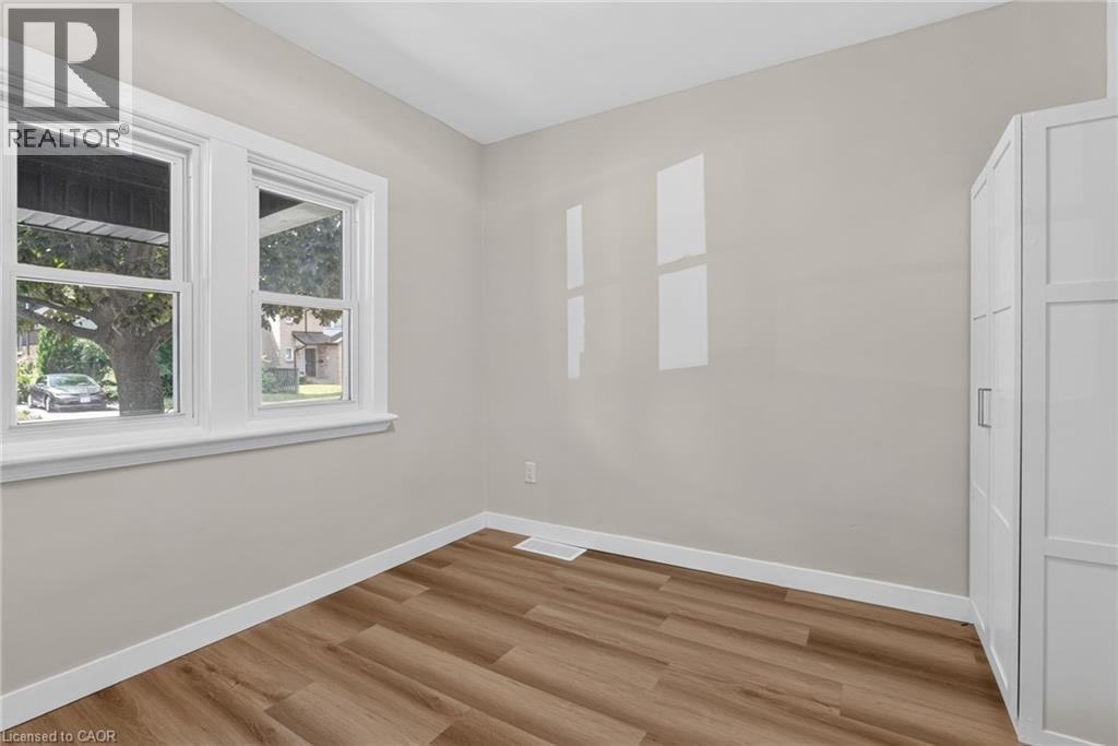 43 Brucedale Avenue E Property Photo 20