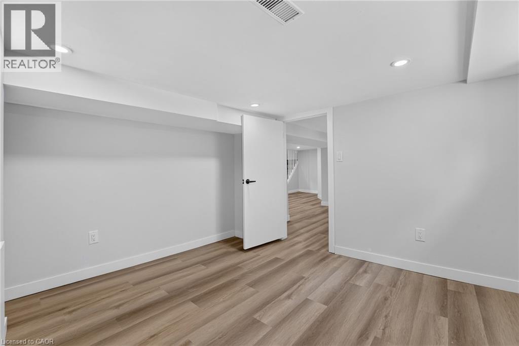 43 Brucedale Avenue E Property Photo 27