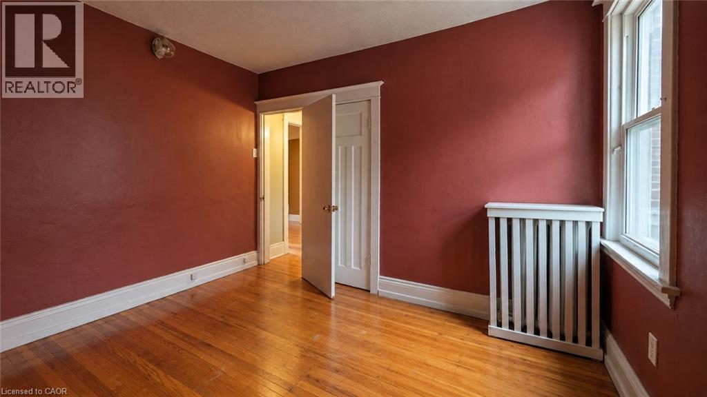 229 Hess Street S Unit# 4 Property Photo 8