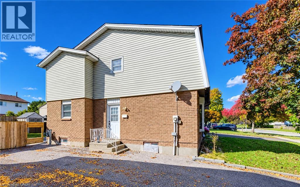 136 Sekura Crescent Property Photo 2
