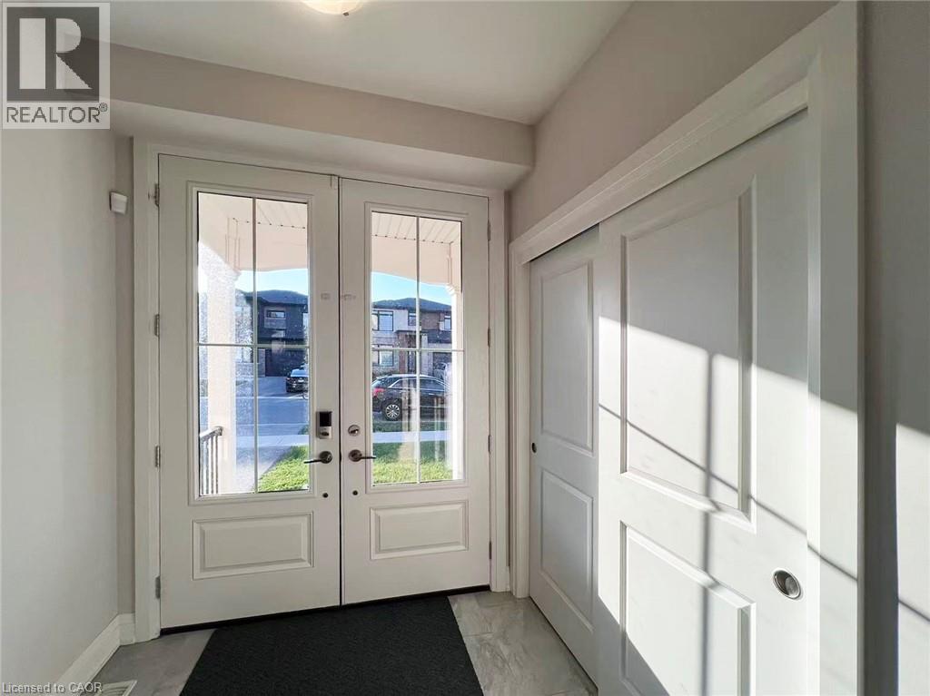 7474 Sherrilee Crescent Property Photo 3