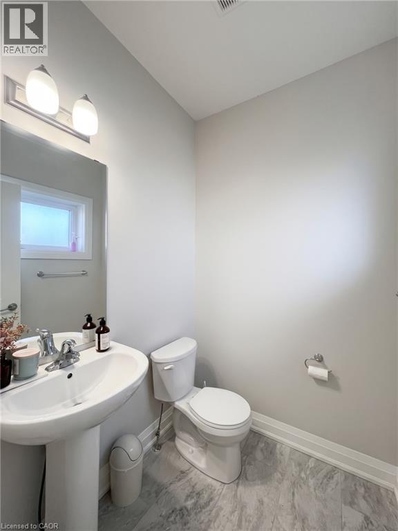 7474 Sherrilee Crescent Property Photo 11