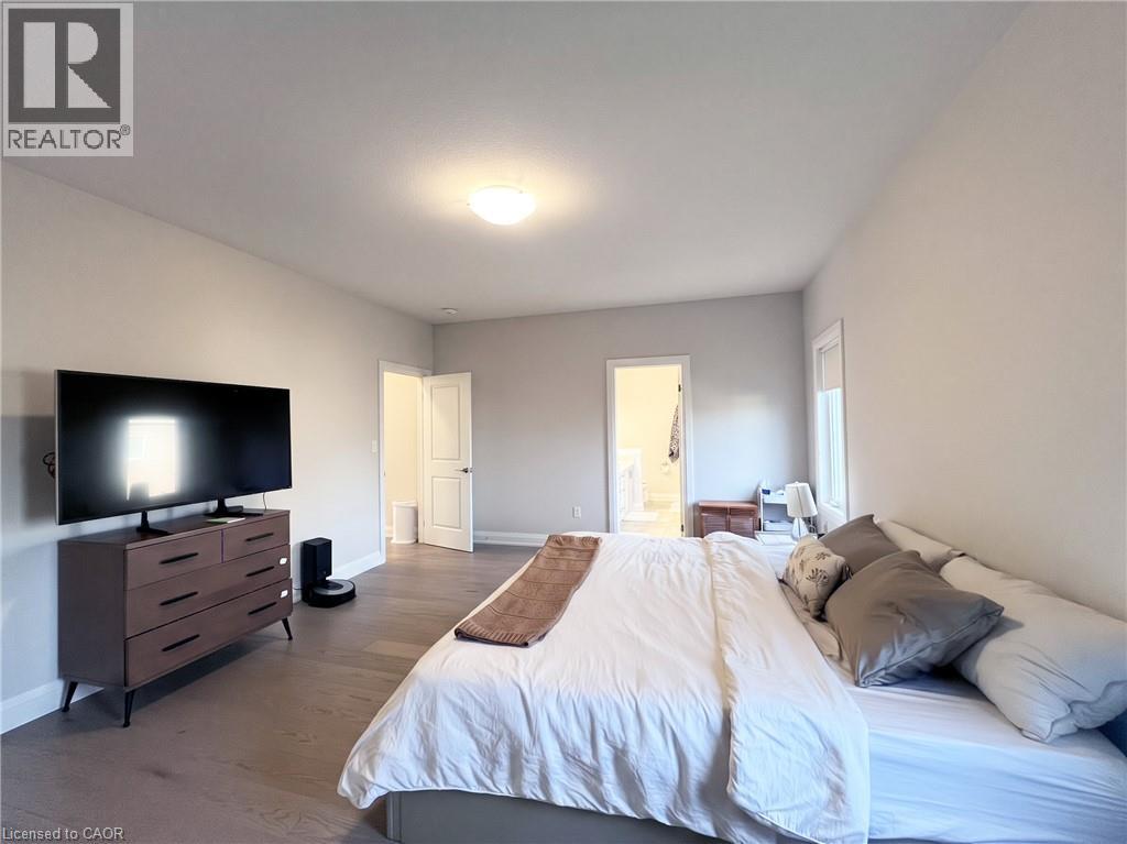 7474 Sherrilee Crescent Property Photo 18