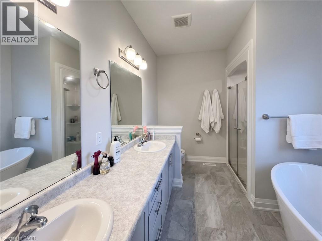 7474 Sherrilee Crescent Property Photo 20