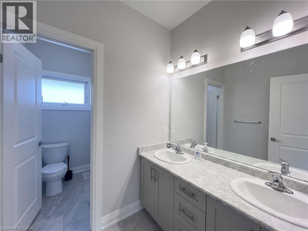 7474 Sherrilee Crescent Property Photo 25