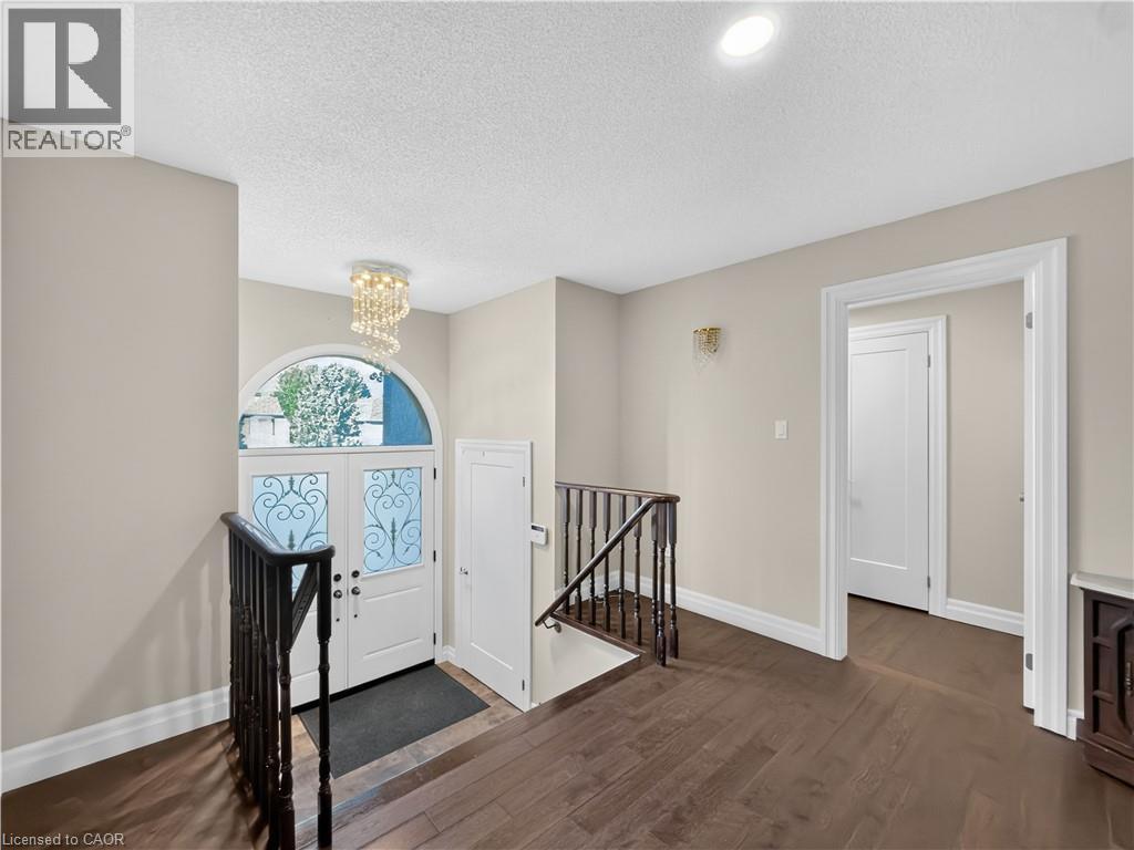 12 Sundrop Court Property Photo 4