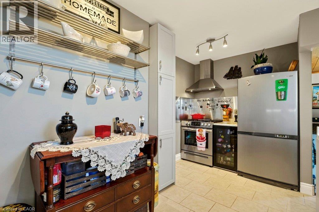 919 Ridge Road E Property Photo 13