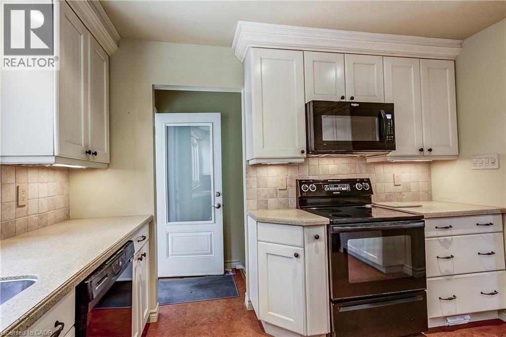 1360 Majestic Drive Property Photo 14