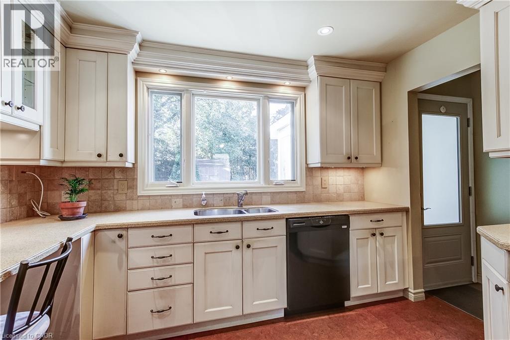1360 Majestic Drive Property Photo 15